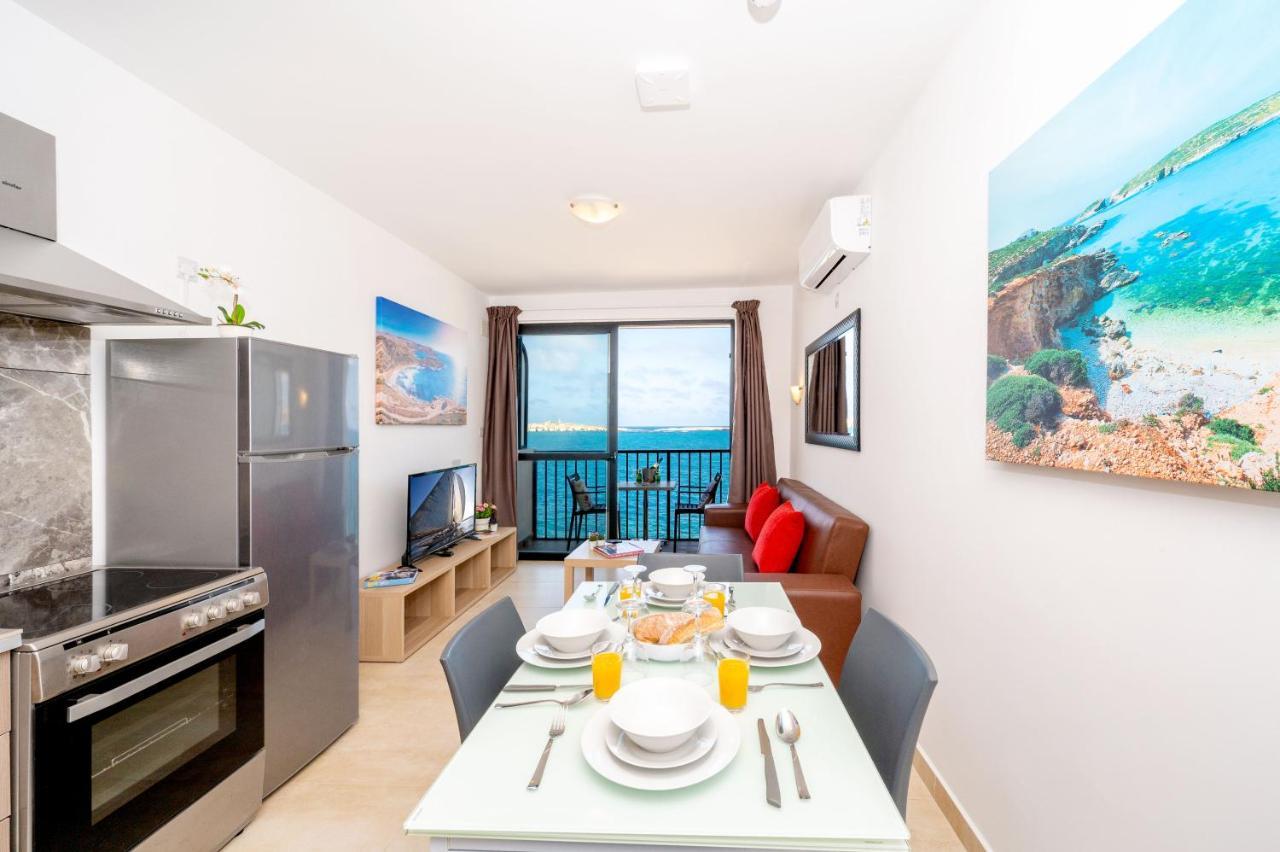 Islet Promenade Seafront 1 Bedroom Apartment With Sea View Balcony By Getawaysmalta Bahía de San Pablo Exterior foto