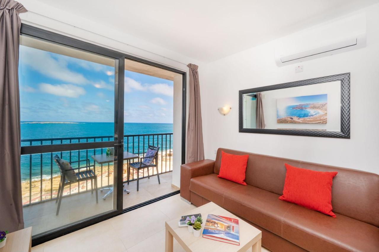 Islet Promenade Seafront 1 Bedroom Apartment With Sea View Balcony By Getawaysmalta Bahía de San Pablo Exterior foto
