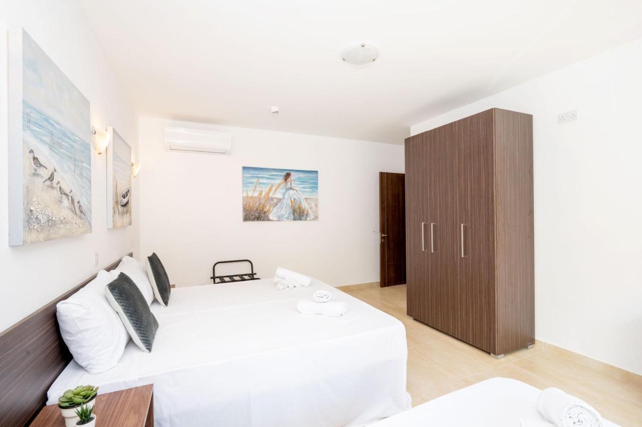 Islet Promenade Seafront 1 Bedroom Apartment With Sea View Balcony By Getawaysmalta Bahía de San Pablo Exterior foto